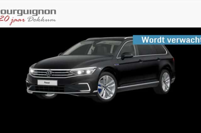 Volkswagen Passat (2023) thumbnail 1