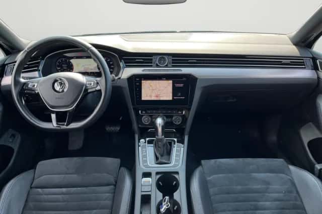 Volkswagen Passat (2018) thumbnail 5