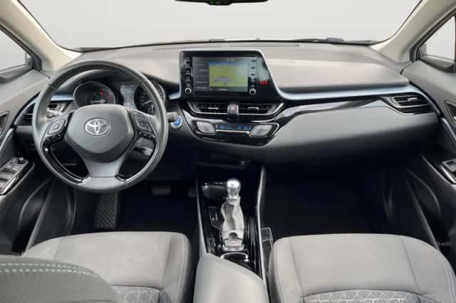 Toyota C-HR (2021) thumbnail 4