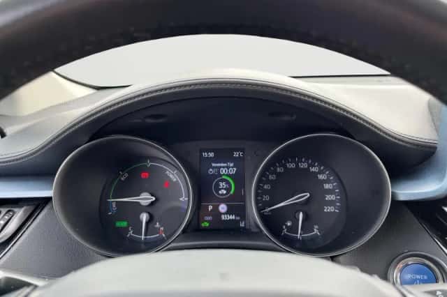 Toyota C-HR (2021) thumbnail 6