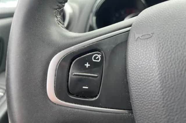Renault Clio (2018) thumbnail 5