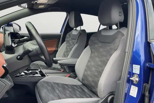 Volkswagen ID.5 (2024) thumbnail 3