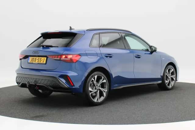 Audi A3 (2025) thumbnail 2