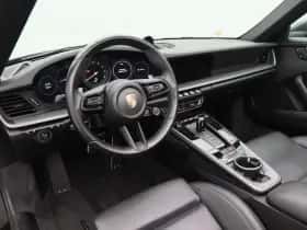 Porsche 911 (2023) thumbnail 3