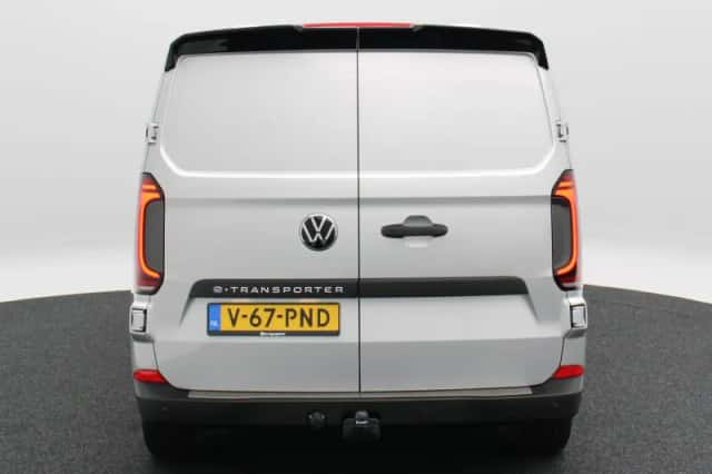 Volkswagen E-Transporter (2026) thumbnail 5