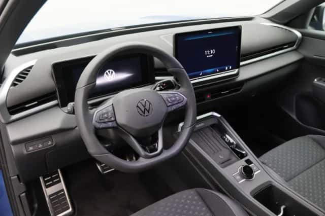 Volkswagen T-Roc (2025) thumbnail 3
