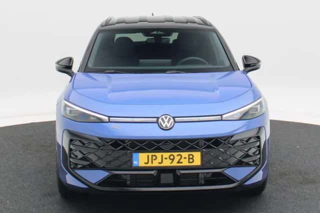Volkswagen T-Roc (2025) thumbnail 4
