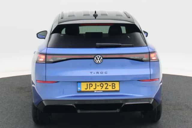 Volkswagen T-Roc (2025) thumbnail 5