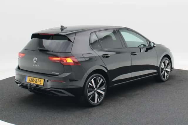 Volkswagen Golf (2026) thumbnail 2