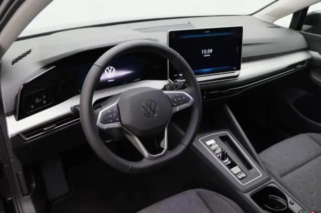 Volkswagen Golf (2026) thumbnail 3
