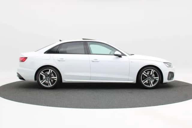 Audi A4 (2024) thumbnail 6