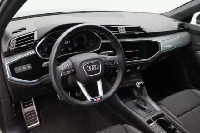 Audi Q3 (2022) thumbnail 4