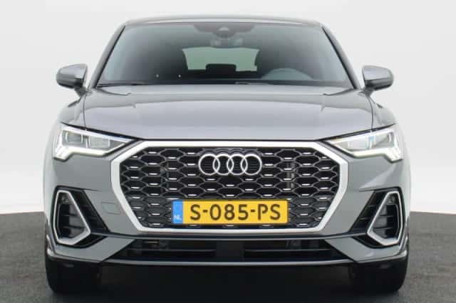 Audi Q3 (2022) thumbnail 5