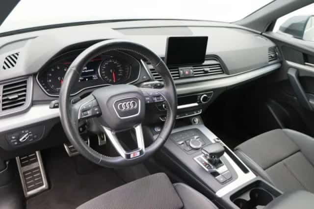Audi Q5 (2018) thumbnail 3