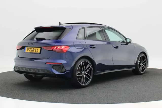 Audi A3 (2023) thumbnail 2
