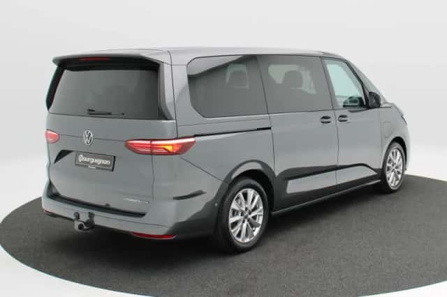 Volkswagen Multivan (2026) thumbnail 2