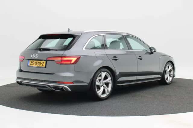 Audi A4 (2019) thumbnail 2