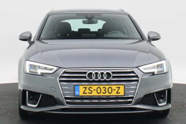 Audi A4 (2019) thumbnail 4