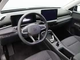 Volkswagen T-Roc (2026) thumbnail 3