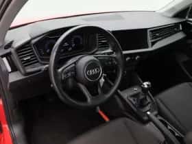 Audi A1 (2019) thumbnail 3