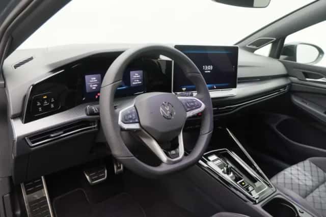 Volkswagen Golf (2026) thumbnail 3