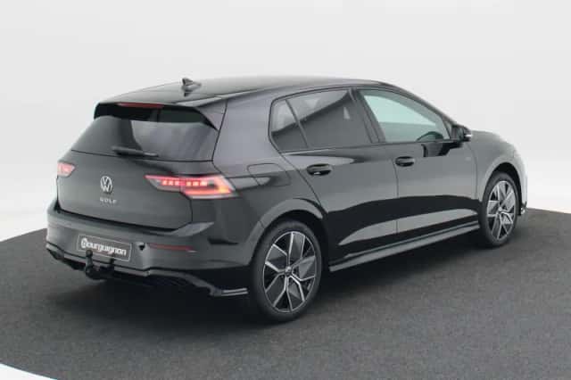 Volkswagen Golf (2026) thumbnail 2