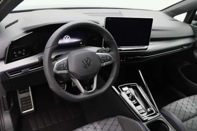 Volkswagen Golf (2026) thumbnail 3