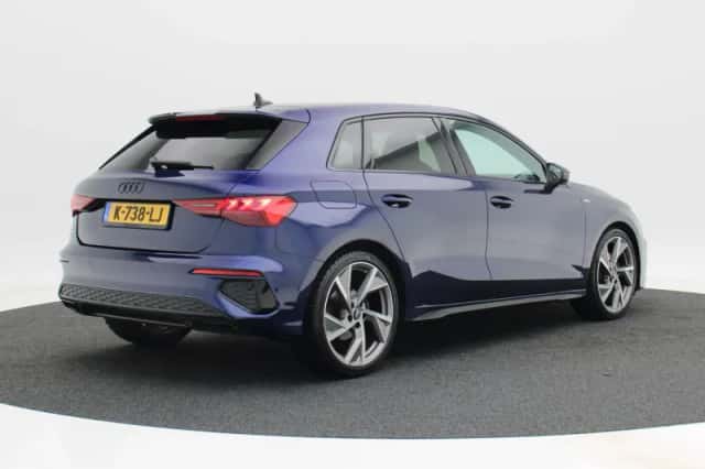 Audi A3 (2021) thumbnail 2