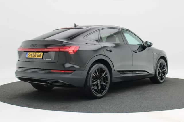 Audi e-tron (2022) thumbnail 3