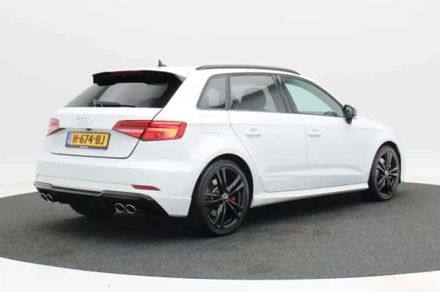 Audi S3 (2019) thumbnail 2