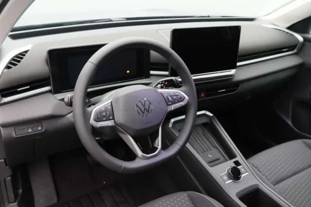 Volkswagen T-Roc (2026) thumbnail 3