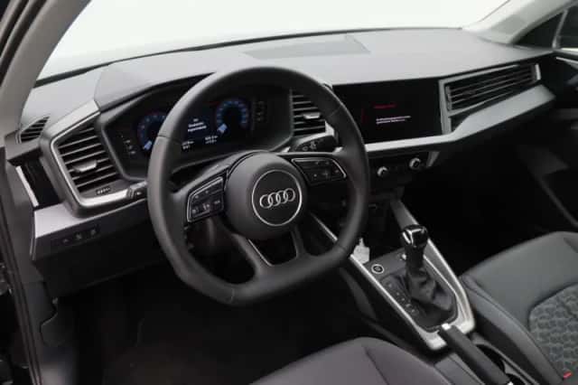 Audi A1 (2025) thumbnail 3