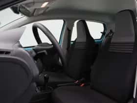 Volkswagen Up! (2023) thumbnail 6