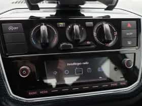 Volkswagen Up! (2023) thumbnail 9