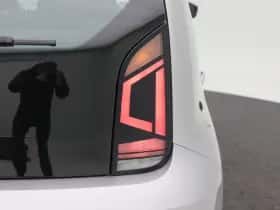 Volkswagen Up! (2023) thumbnail 15