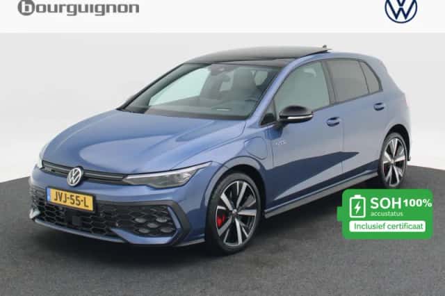 Volkswagen Golf (2025) thumbnail 1