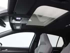 Volkswagen Golf (2025) thumbnail 24