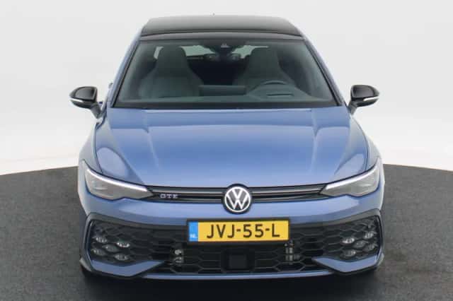 Volkswagen Golf (2025) thumbnail 6