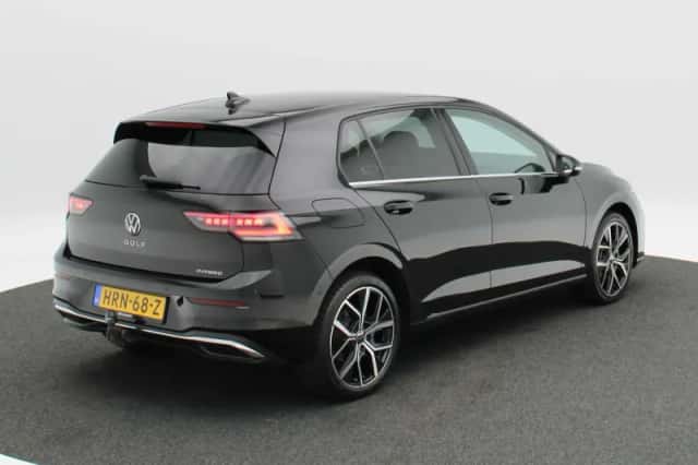 Volkswagen Golf (2025) thumbnail 4