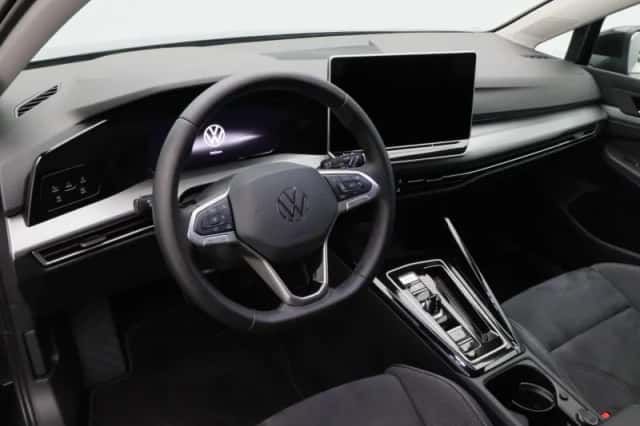 Volkswagen Golf (2025) thumbnail 4
