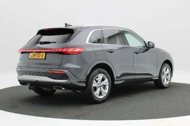Audi Q5 (2025) thumbnail 2