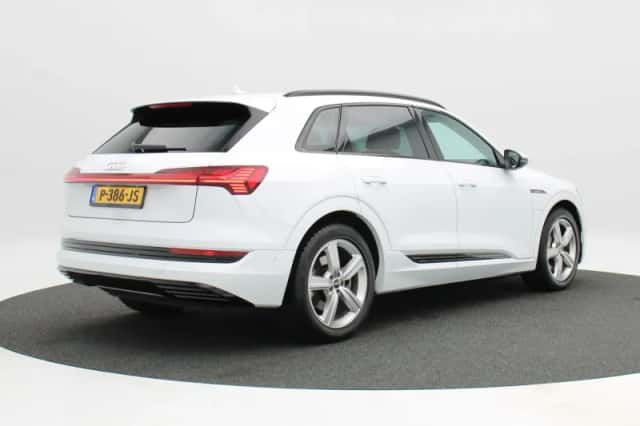 Audi e-tron (2022) thumbnail 3