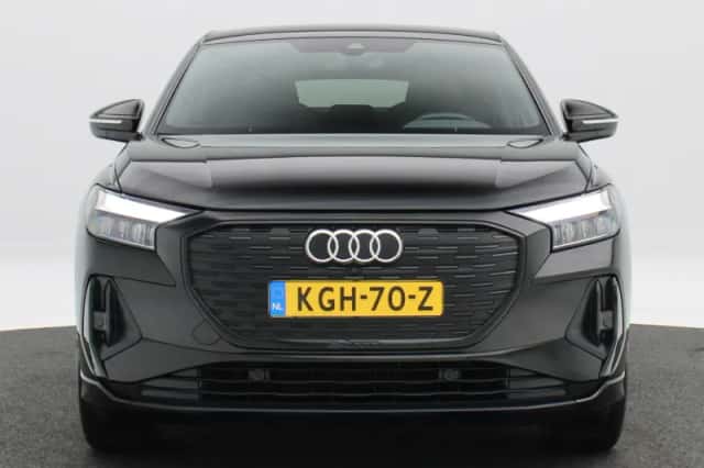 Audi Q4 (2022) thumbnail 5