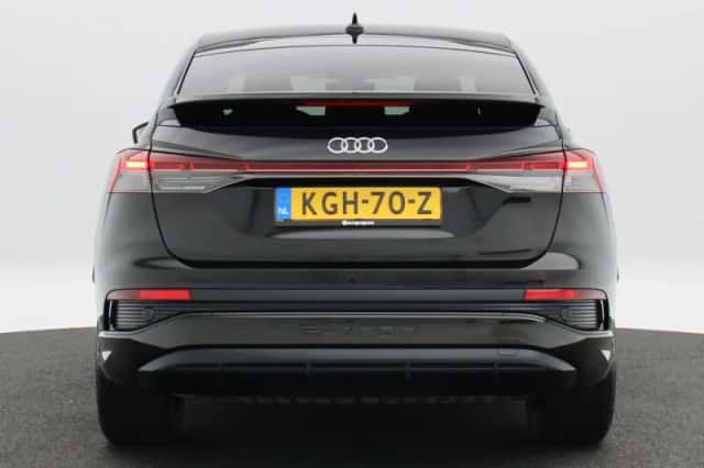 Audi Q4 (2022) thumbnail 6