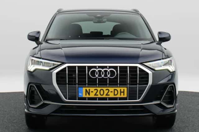 Audi Q3 (2021) thumbnail 5