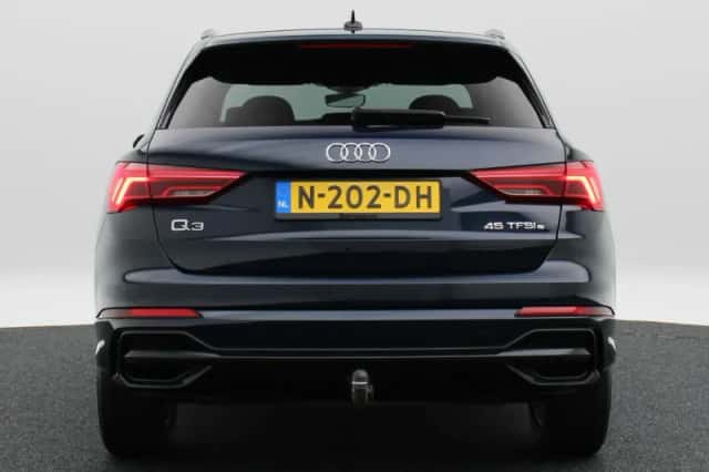 Audi Q3 (2021) thumbnail 6