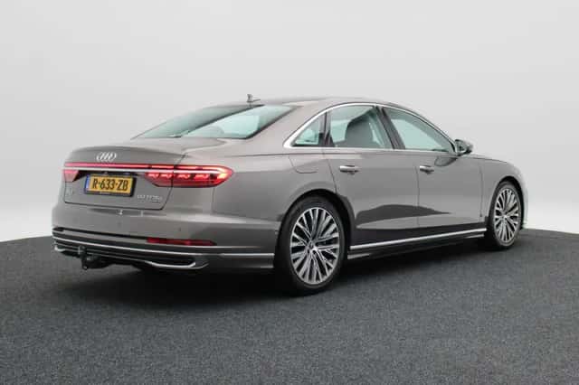 Audi A8 (2023) thumbnail 3
