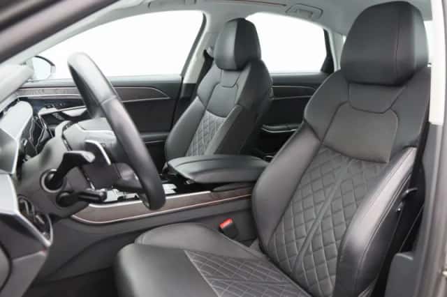 Audi A8 (2023) thumbnail 6