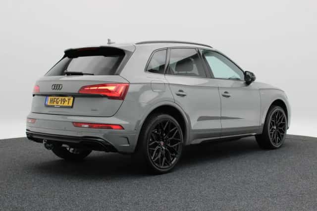 Audi Q5 (2021) thumbnail 3