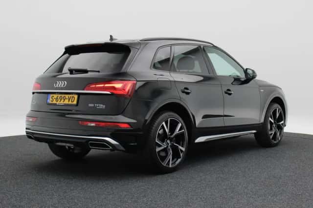 Audi Q5 (2022) thumbnail 3